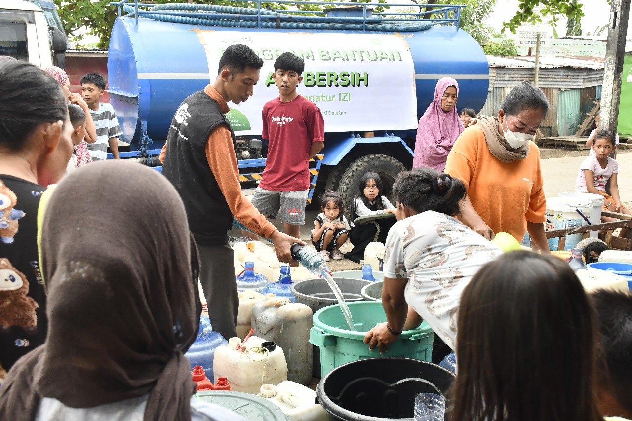 IZI Sulsel kembali bantu warga dengan menyalurkan air bersih