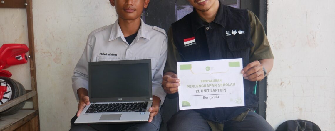 Bantuan Laptop untuk Rian