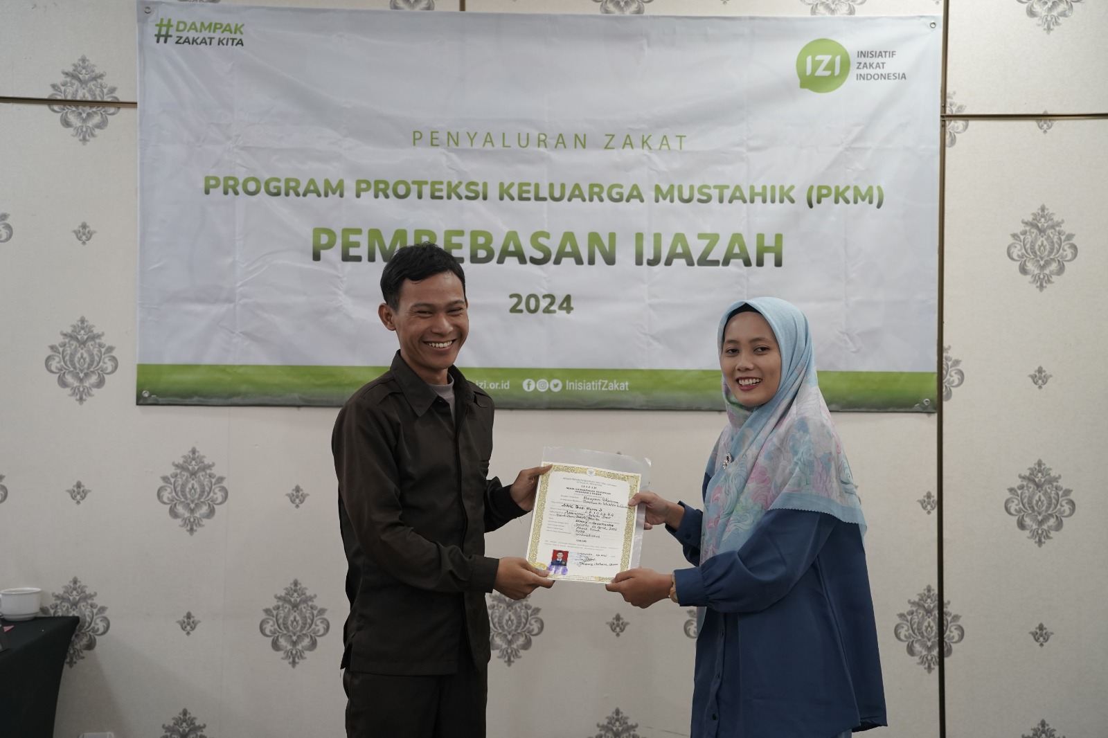 Rommy Penerima Program Pelunasan Ijazah