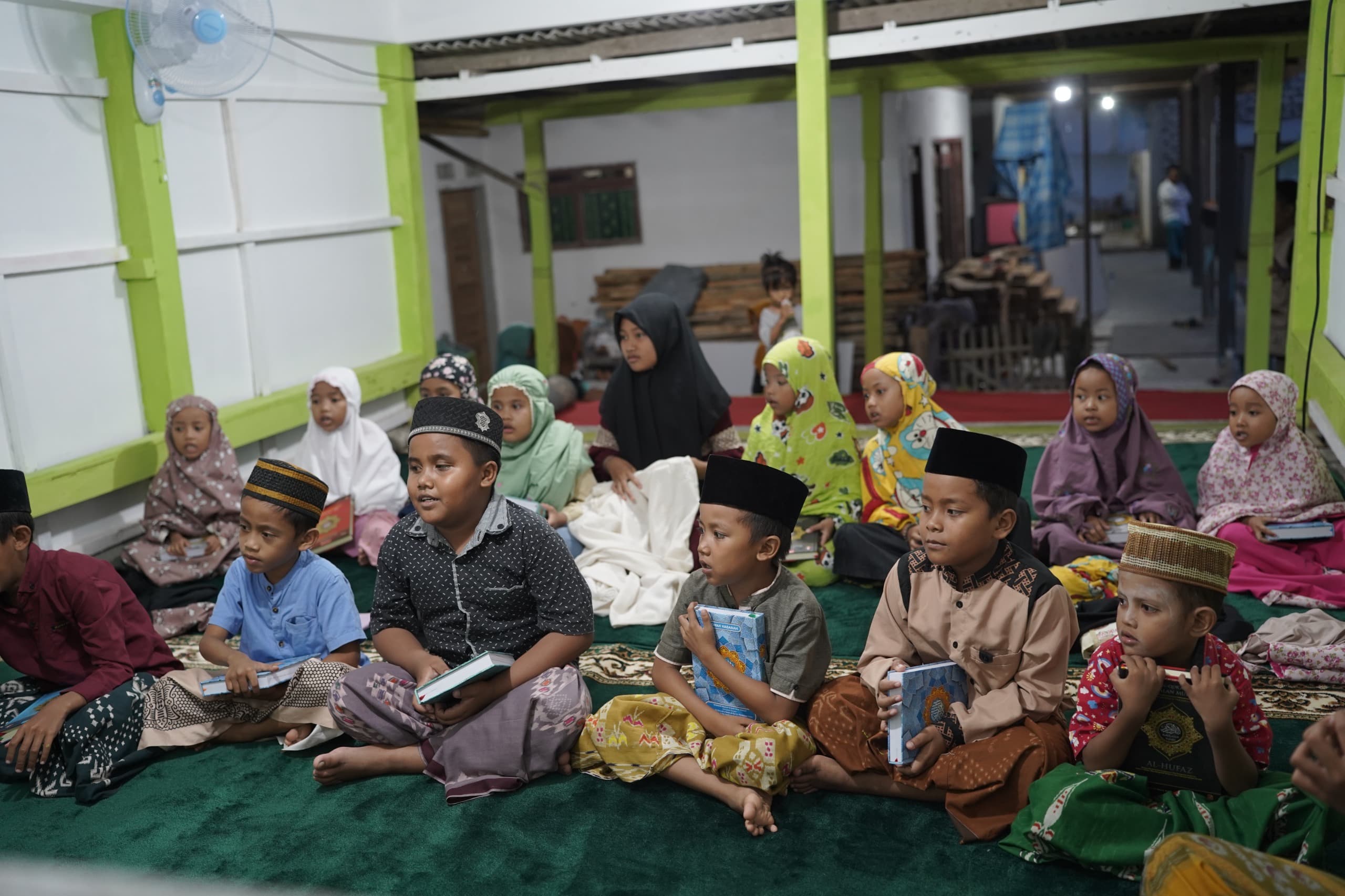 Bantuan renovasi Musholla & Al-Qur'an